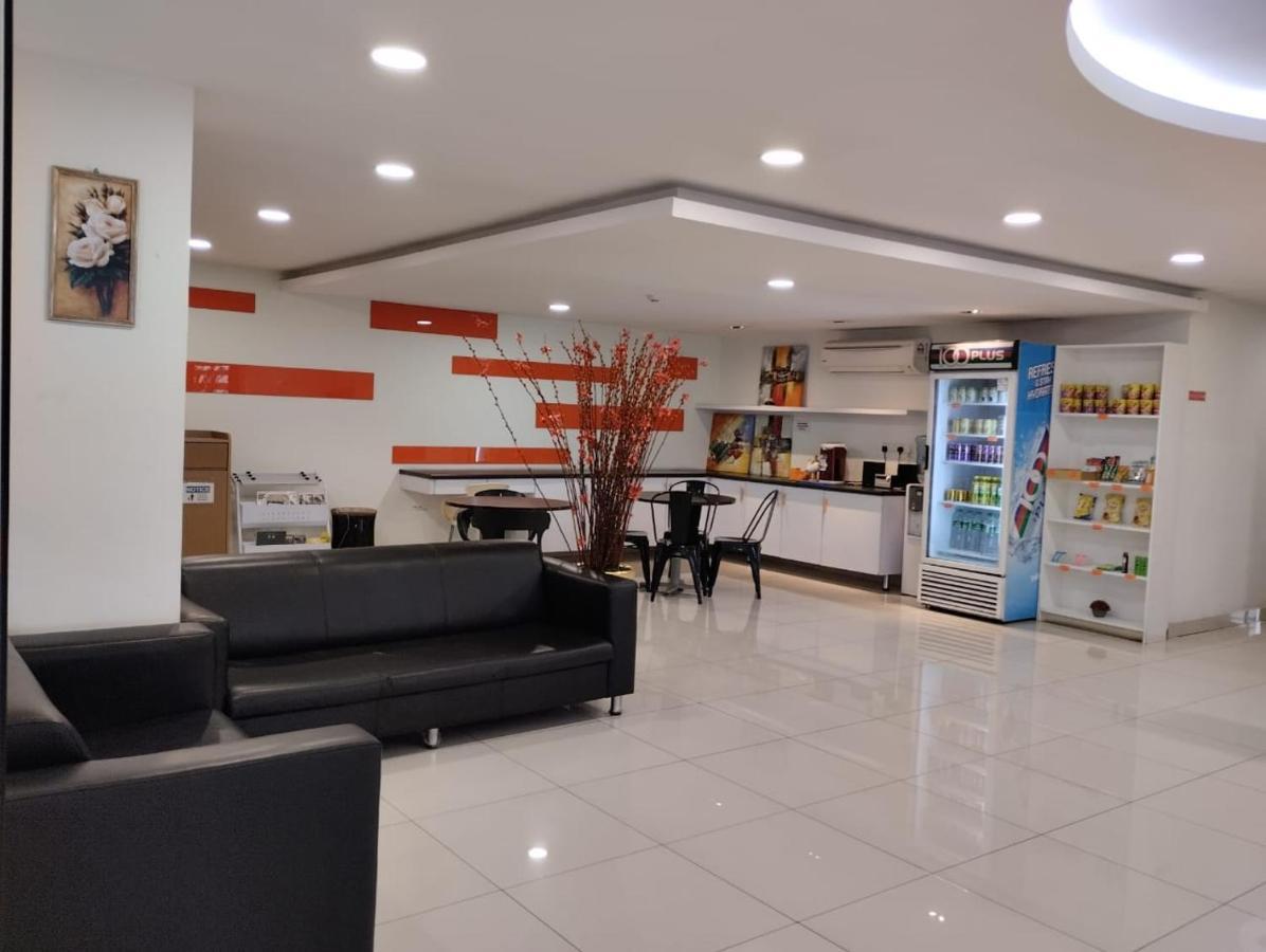 1 Orange Hotel Kuchai Lama Куала-Лумпур Екстер'єр фото